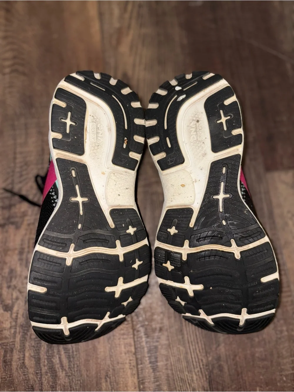 Brooks Women's Black Running Shoes with Pink and Mint Details - Picture 6 of 7